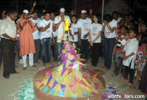 Sanshay Kallol Marathi Movie Team Celebrating Holi