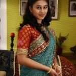 mrunal-dusanis-marathi-actress-in-saree-10