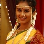 mrunal-dusanis-marathi-actress-in-saree-5